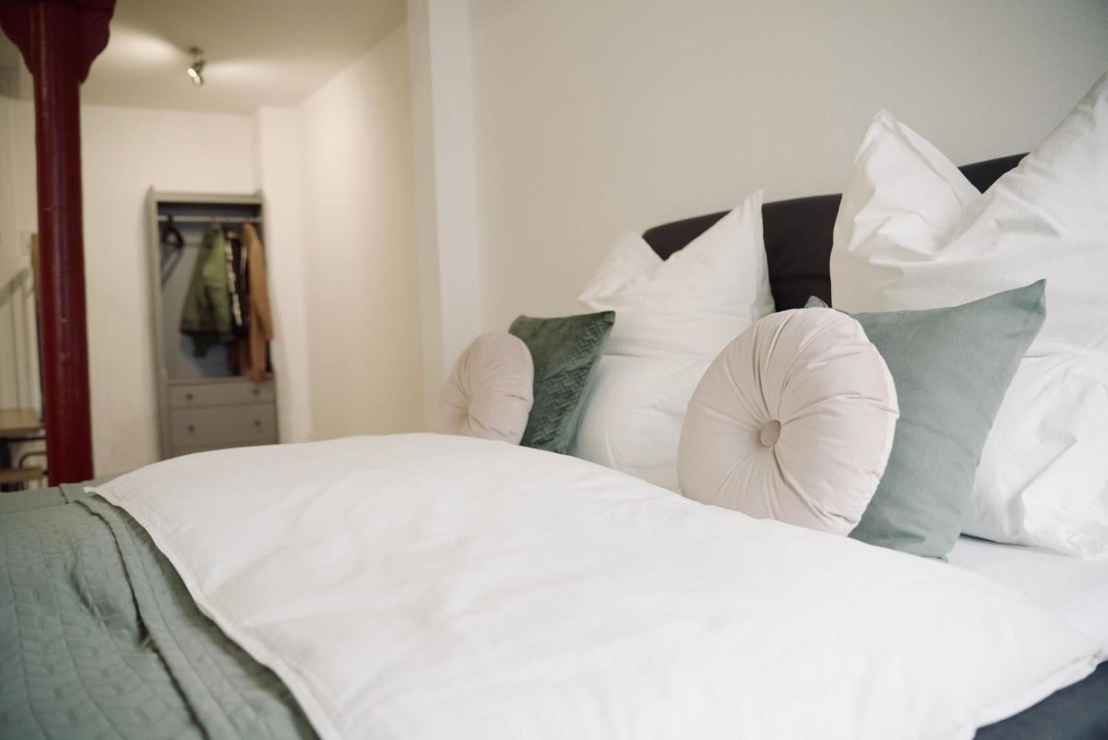 De La Vie Reutlingen - Altstadt Apartment An Stadthalle & Am Marktplatz Esterno foto