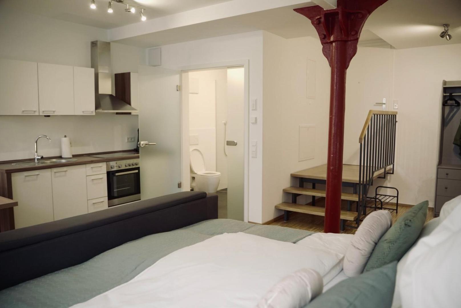 De La Vie Reutlingen - Altstadt Apartment An Stadthalle & Am Marktplatz Esterno foto