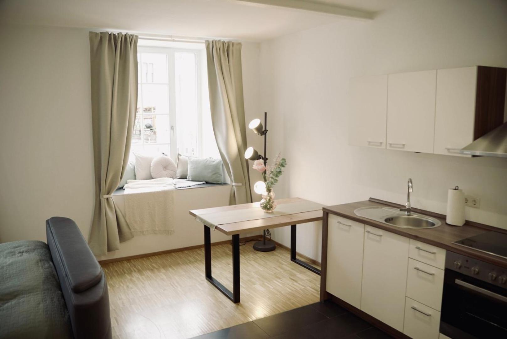 De La Vie Reutlingen - Altstadt Apartment An Stadthalle & Am Marktplatz Esterno foto